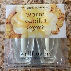 Bath & Body Works Warm Vanilla Sugar Wallflowers Refills - Cream and Gold